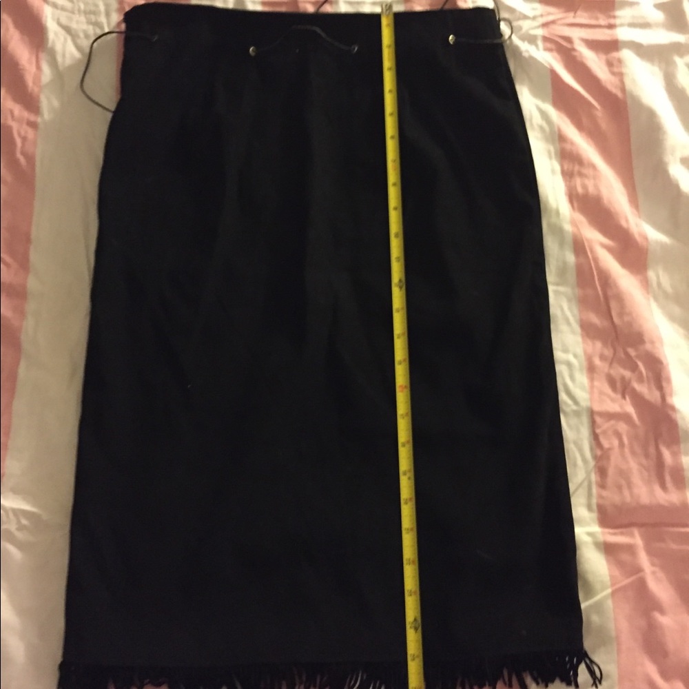 Pencil skirt fringe suede like black skirt - Picture 4 of 9